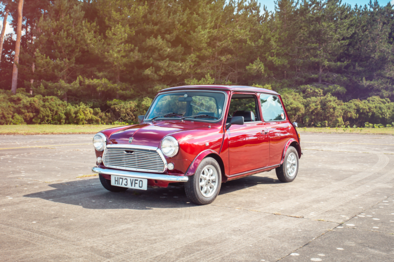 Win our 1990 Austin Mini 30 : Bridge Classic Cars Competitions