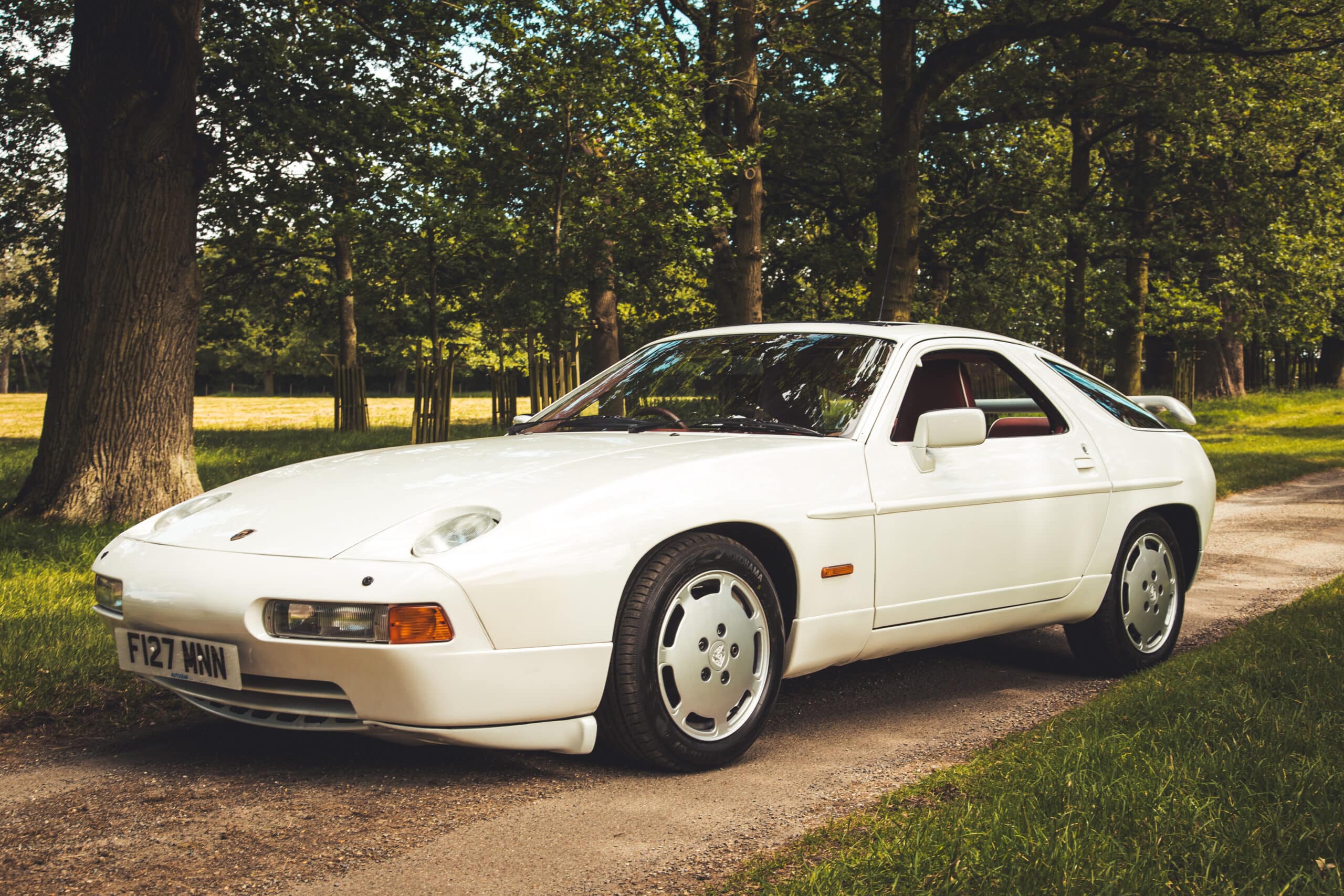 WIN our 1989 Porsche 928 S4 : Bridge Classic Cars Competitions